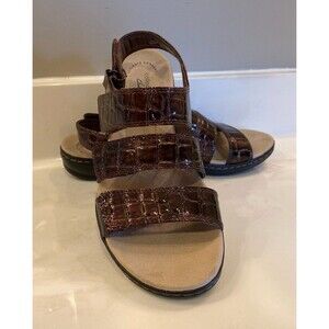 Clarks Leisa Melinda Women's Sandal Brown Croc Embossed ADJUSTABLE 3 Strap Ortho